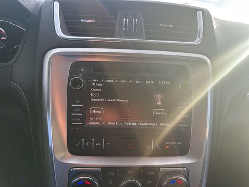 Used 2015 GMC Acadia SLT image 3