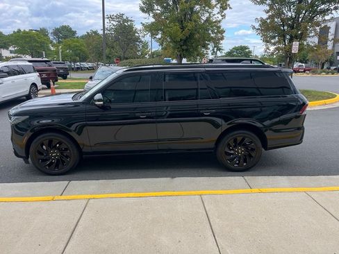 Certified 2025 Lincoln Navigator L Reserve w/ Jet Appearance Package AWD/4WD image 6
