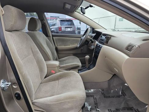 Used 2004 Toyota Corolla CE w/ Preferred Accessory Pkg FWD image 10