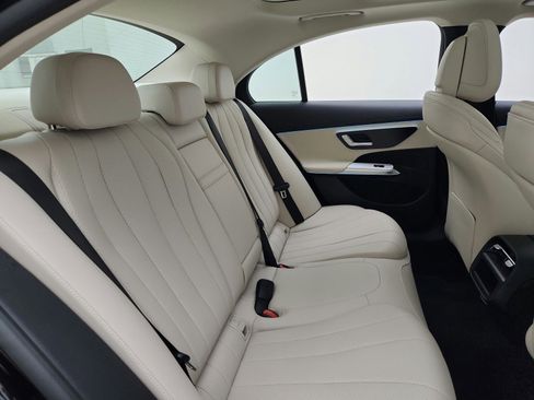 Used 2026 Mercedes-Benz E 350 4MATIC Sedan image 29