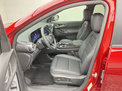 Used 2026 Chevrolet Equinox LT w/ Convenience Package II AWD/4WD image 3