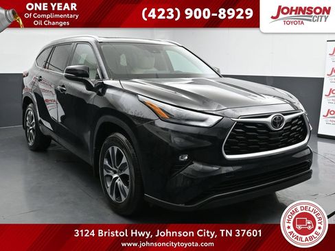 Used 2023 Toyota Highlander XLE image 1