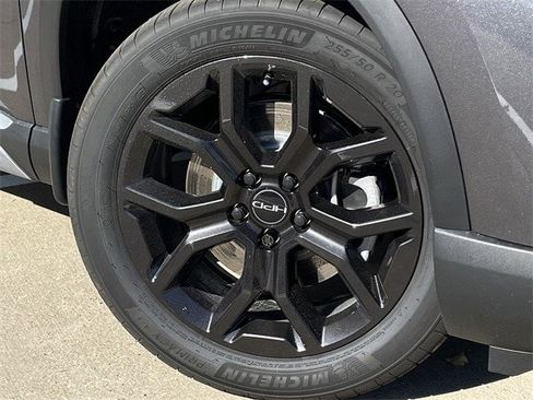 New 2025 Honda Pilot Touring image 9