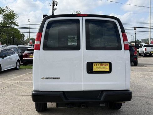 Used 2023 Chevrolet Express 2500 w/ Driver Convenience Package image 2