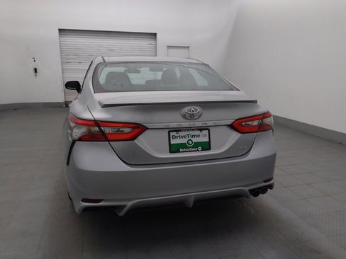 Used 2018 Toyota Camry SE FWD image 6