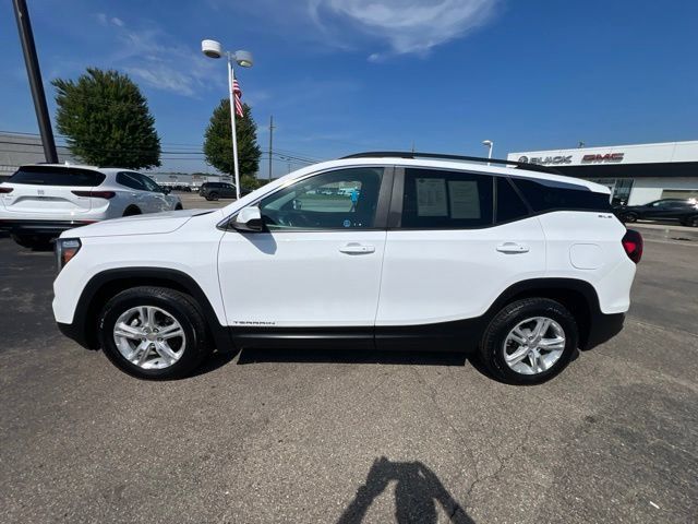 Used 2022 GMC Terrain SLE w/ Driver Convenience Package AWD/4WD image 9