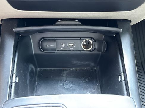Used 2017 Kia Sorento LX image 19