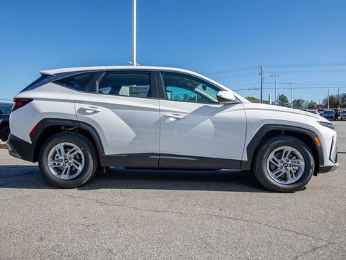 Certified 2026 Hyundai Tucson SE FWD image 4
