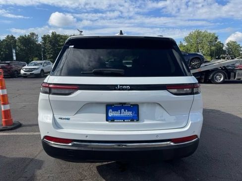 Used 2023 Jeep Grand Cherokee 4WD 4xe image 3