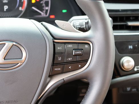 Used 2024 Lexus ES 350 w/ Premium Package image 20