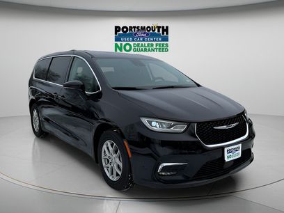 Used 2024 Chrysler Pacifica Touring-L