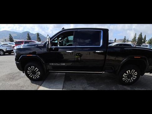 Used 2024 GMC Sierra 2500 Denali Ultimate AWD/4WD image 7