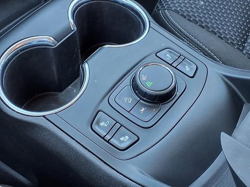 Used 2023 GMC Terrain SLE w/ Driver Convenience Package image 15