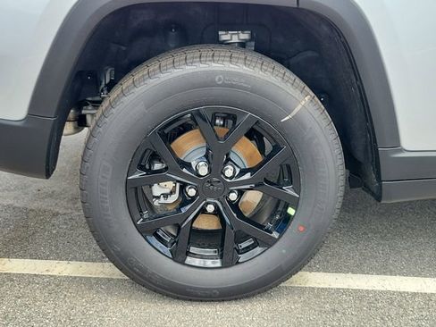 New 2026 Jeep Grand Cherokee Altitude RWD image 5