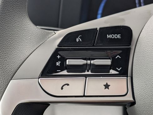 New 2026 Hyundai Elantra SE FWD image 22