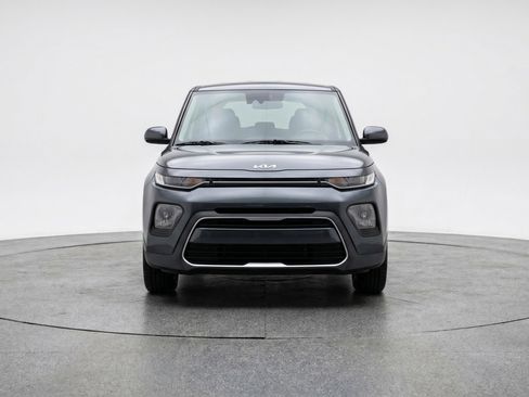 Used 2025 Kia Soul LX w/ LX Technology Package FWD image 2
