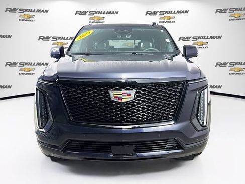 Used 2025 Cadillac Escalade Sport Platinum w/ LPO, Floor Liner Package AWD/4WD image 2