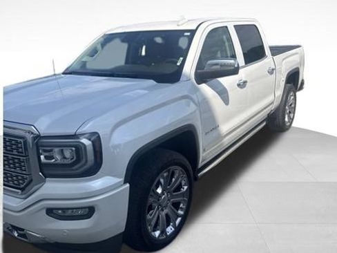 Used 2018 GMC Sierra 1500 Denali w/ Denali Ultimate Package AWD/4WD image 10