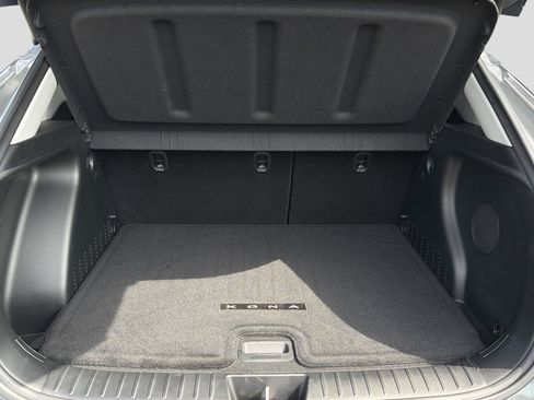 Certified 2025 Hyundai Kona Limited FWD image 28