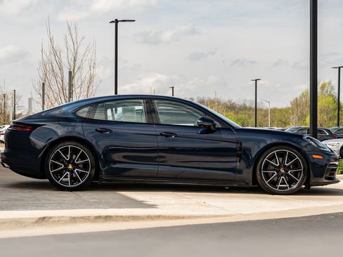 Used 2020 Porsche Panamera 4 image 3