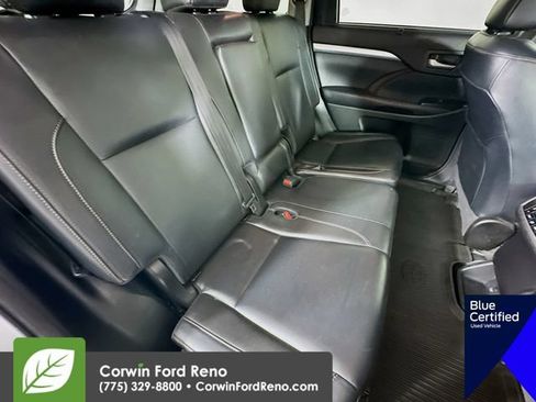 Used 2018 Toyota Highlander XLE AWD/4WD image 32
