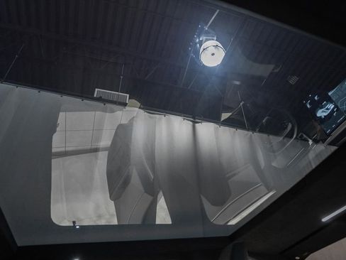 Used 2024 Tesla Cybertruck AWD Crew Cab image 36