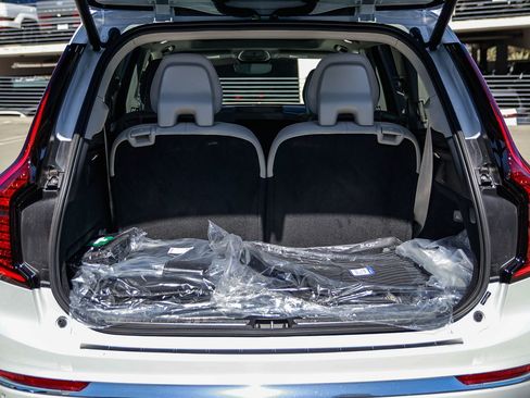 New 2026 Volvo XC90 T8 Ultra w/ Protection Package Premier AWD/4WD image 30