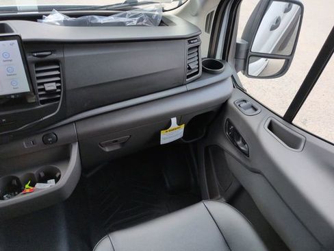 New 2026 Ford Transit 250 148 Medium Roof w/ Load Area Protection Package RWD image 15