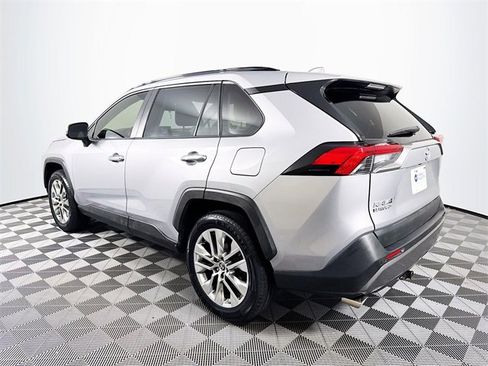 Used 2021 Toyota RAV4 Limited image 4