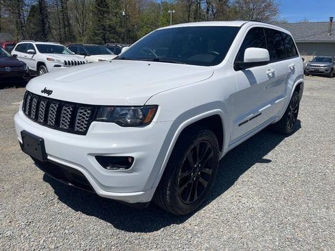 Used 2019 Jeep Grand Cherokee Altitude AWD/4WD image 1