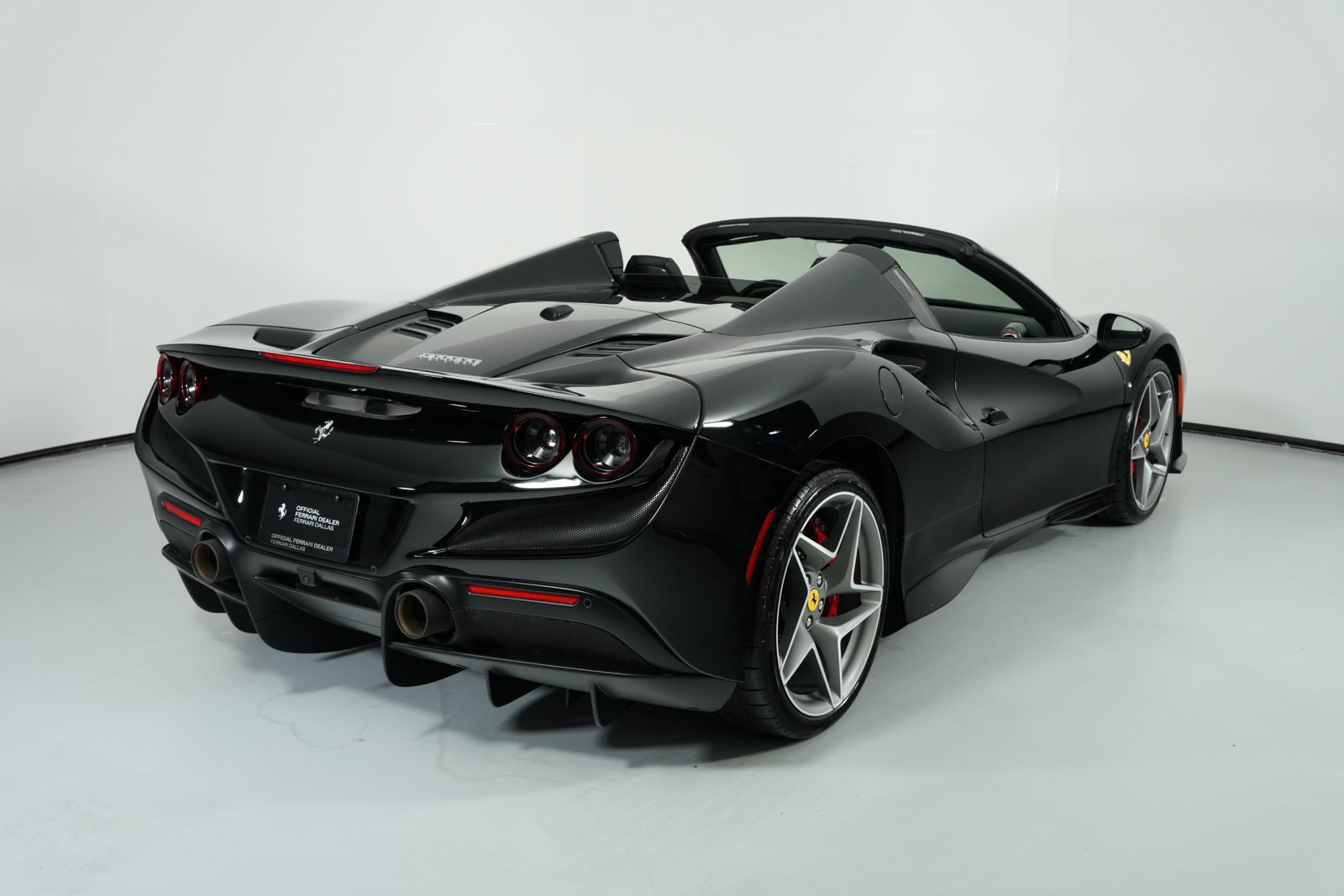 Used 2022 Ferrari F8 Spider RWD image 25