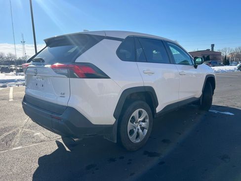 Used 2022 Toyota RAV4 LE image 3