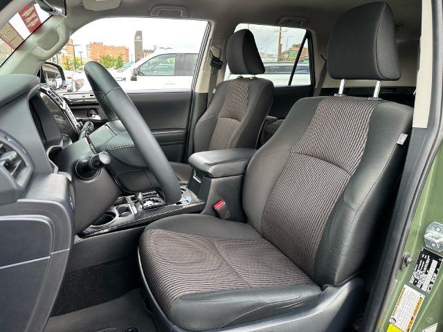 Certified 2022 Toyota 4Runner TRD Off-Road AWD/4WD image 9