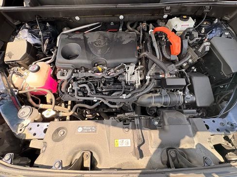 Used 2019 Toyota RAV4 XSE w/ XSE Weather Package AWD/4WD image 38