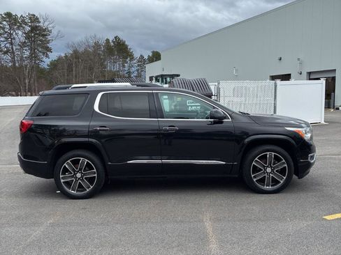 Used 2017 GMC Acadia Denali w/ Technology Package image 4