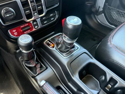 Used 2021 Jeep Wrangler Unlimited Rubicon AWD/4WD image 25