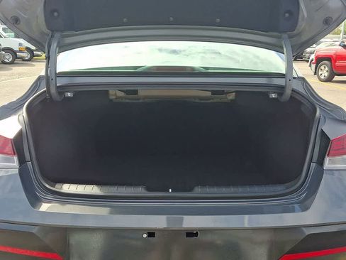 Used 2025 Hyundai Elantra SEL image 29