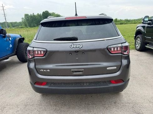 Used 2024 Jeep Compass Latitude AWD/4WD image 9