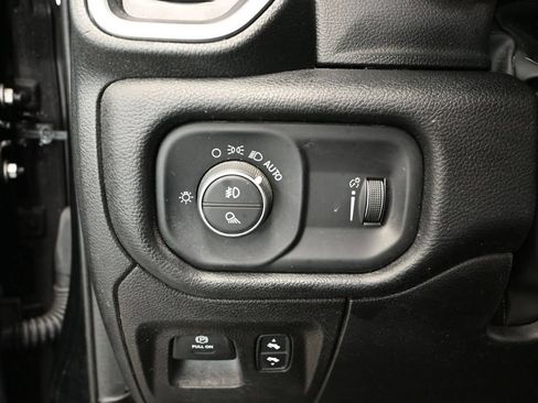 Used 2022 RAM 1500 Big Horn AWD/4WD image 35