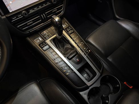 Used 2020 Porsche Macan AWD/4WD image 15