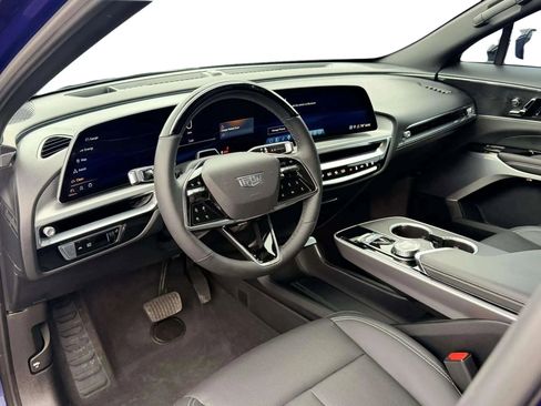 Used 2024 Cadillac Lyriq Luxury image 9