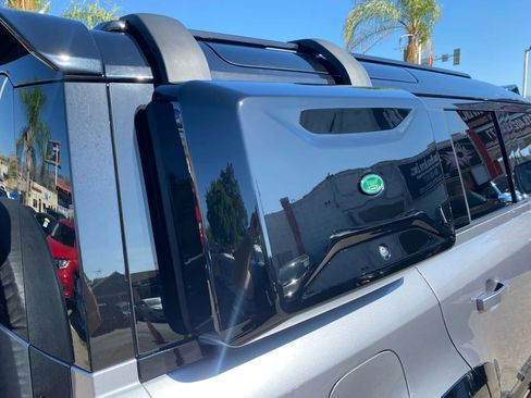 Used 2023 Land Rover Defender 110 S image 39