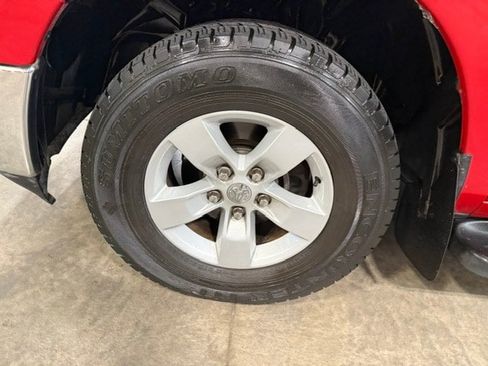 Used 2019 RAM 1500 Classic SLT AWD/4WD image 37