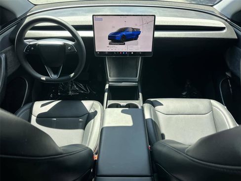 Used 2026 Tesla Model Y Long Range RWD image 11