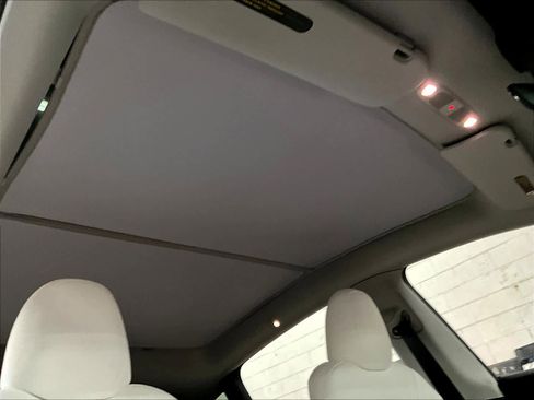 Used 2023 Tesla Model Y Performance image 24