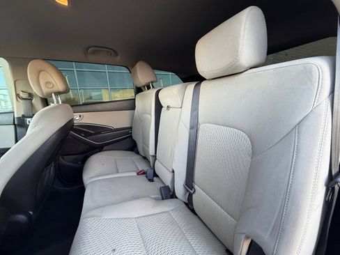 Used 2019 Hyundai Santa Fe XL SE image 17