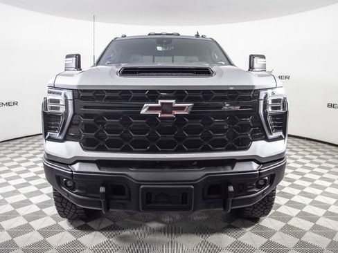 Used 2025 Chevrolet Silverado 2500 ZR2 w/ ZR2 Bison Edition AWD/4WD image 5