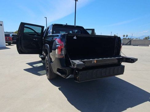Used 2025 Chevrolet Silverado EV LT w/ LT Premium Package AWD/4WD image 7