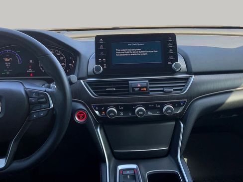 Used 2021 Honda Accord Touring image 6