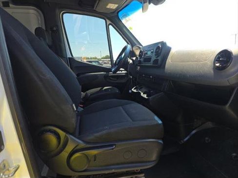 Used 2022 Mercedes-Benz Sprinter 2500 image 19